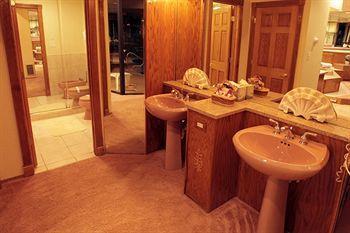 Sybaris Pool Suites Mequon Brown Deer Extérieur photo